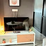 Cosy Chic Au Coeur De Lourdes-wifi-parking דירה